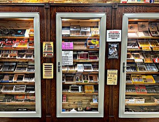 cigars in a humidor at smokes 4 less